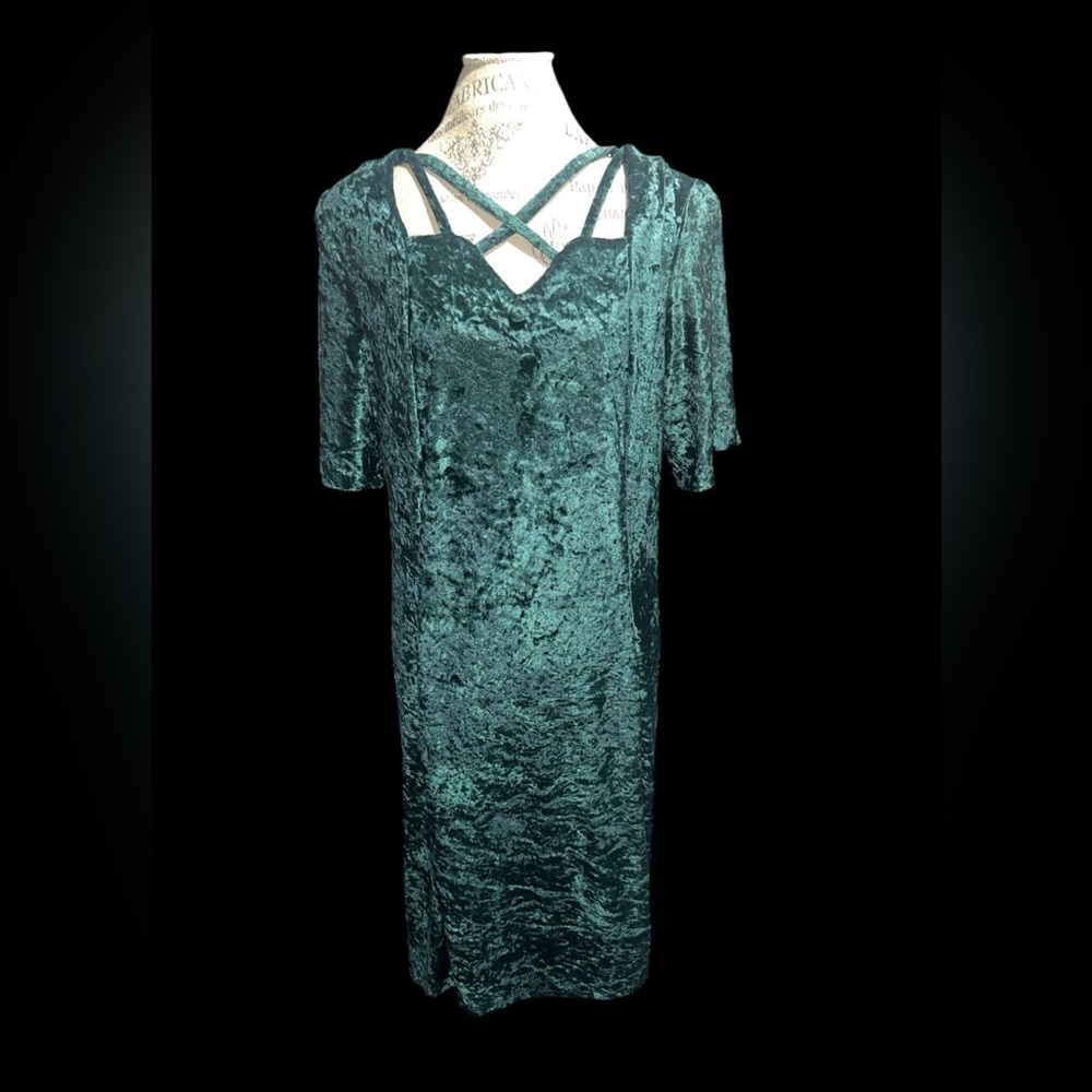 Elegant Green Velvet Dress
